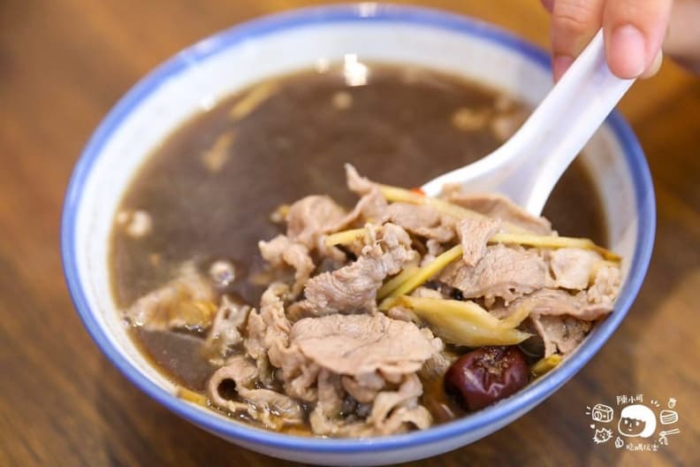 大鍋霸氣現炒!新莊人激推「羊肉炒麵」香辣開胃,鹹甜沙茶+半熟蛋滑順唰嘴 大鍋霸氣現炒!新莊人激推「羊肉炒麵」香辣開胃,鹹甜沙茶+半熟蛋滑順唰嘴