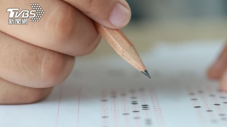學生時代「背過最沒意義的東西」是啥?網友點名這幾項:出社會後都沒用處 學生時代「背過最沒意義的東西」是啥?網友點名這幾項:出社會後都沒用處