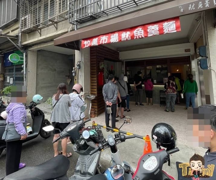 新竹人從小吃到大!市場老牌「排隊魷魚羹」強勢回歸,加料+10元配料多1倍 新竹人從小吃到大!市場老牌「排隊魷魚羹」強勢回歸,加料+10元配料多1倍