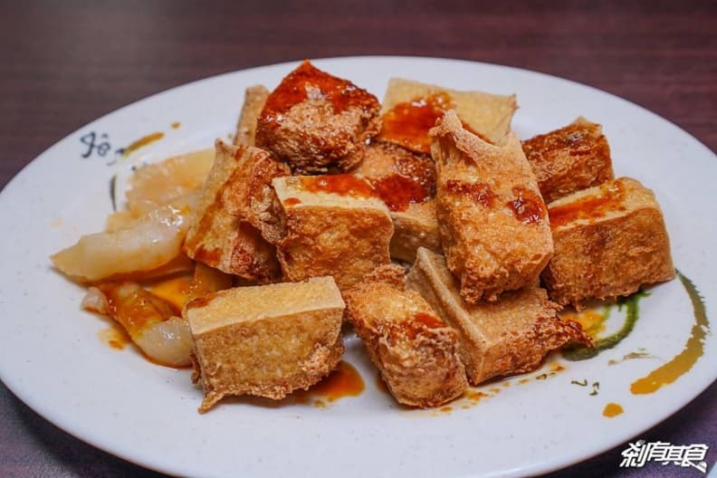 台中人激推熱炒!招牌必點「被擔仔麵耽誤滷肉飯」,從中午一路爽吃到宵夜 台中人激推熱炒!招牌必點「被擔仔麵耽誤滷肉飯」,從中午一路爽吃到宵夜