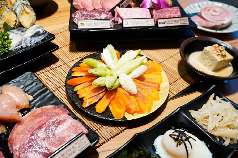 吃爆6月!全台15品牌美食優惠:日式直火漢堡排買一送一、對身分證海鮮吃到飽 吃爆6月!全台15品牌美食優惠:日式直火漢堡排買一送一、對身分證海鮮吃到飽