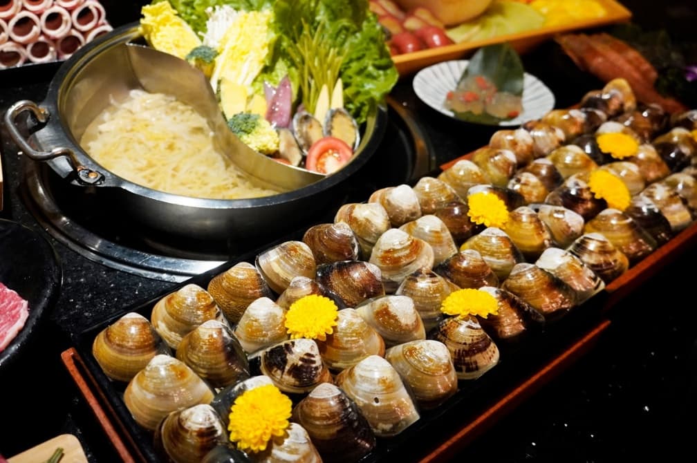 吃爆6月!全台15品牌美食優惠:日式直火漢堡排買一送一、對身分證海鮮吃到飽 吃爆6月!全台15品牌美食優惠:日式直火漢堡排買一送一、對身分證海鮮吃到飽