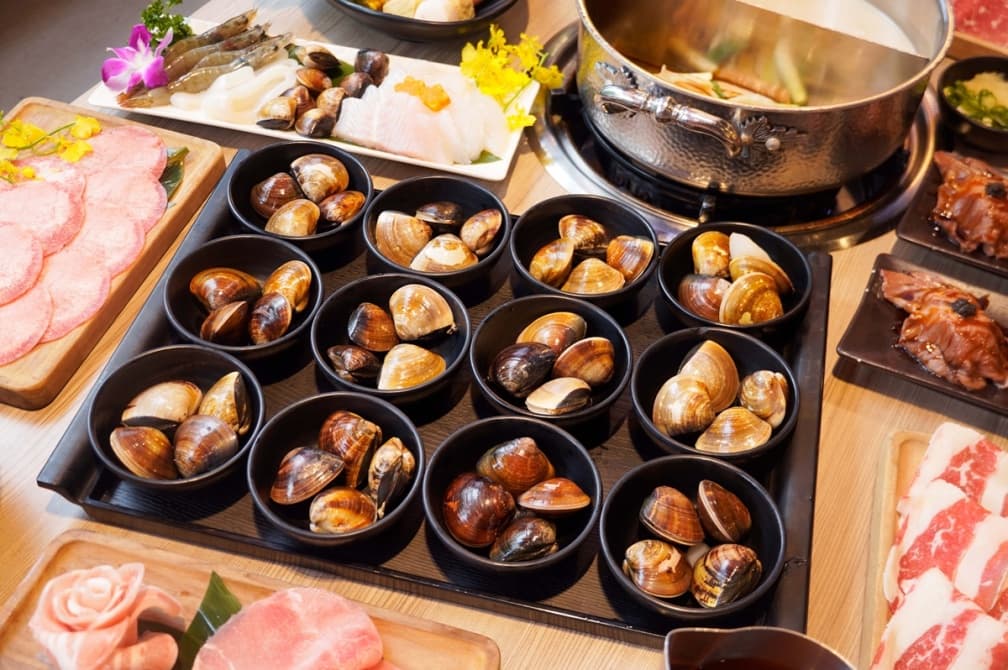 吃爆6月!全台15品牌美食優惠:日式直火漢堡排買一送一、對身分證海鮮吃到飽 吃爆6月!全台15品牌美食優惠:日式直火漢堡排買一送一、對身分證海鮮吃到飽