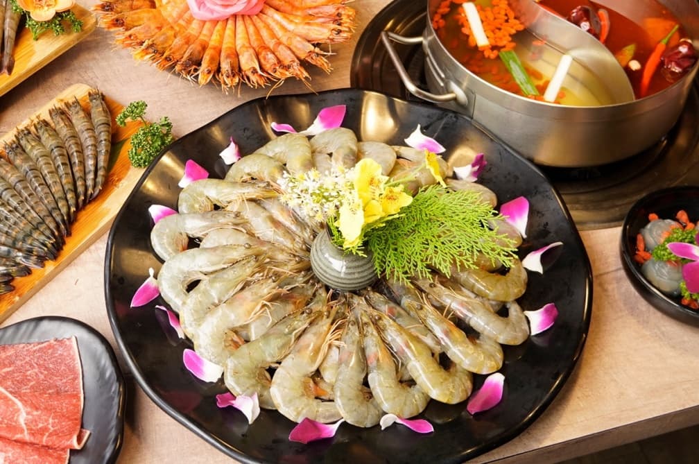 吃爆6月!全台15品牌美食優惠:日式直火漢堡排買一送一、對身分證海鮮吃到飽 吃爆6月!全台15品牌美食優惠:日式直火漢堡排買一送一、對身分證海鮮吃到飽