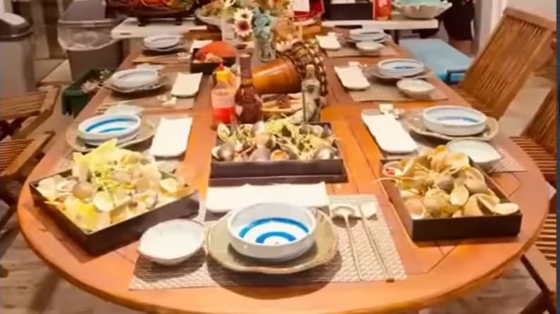 外燴一桌逾4萬元被嫌貴!澎湖海產店無菜單料理惹議,店家:價值觀不同