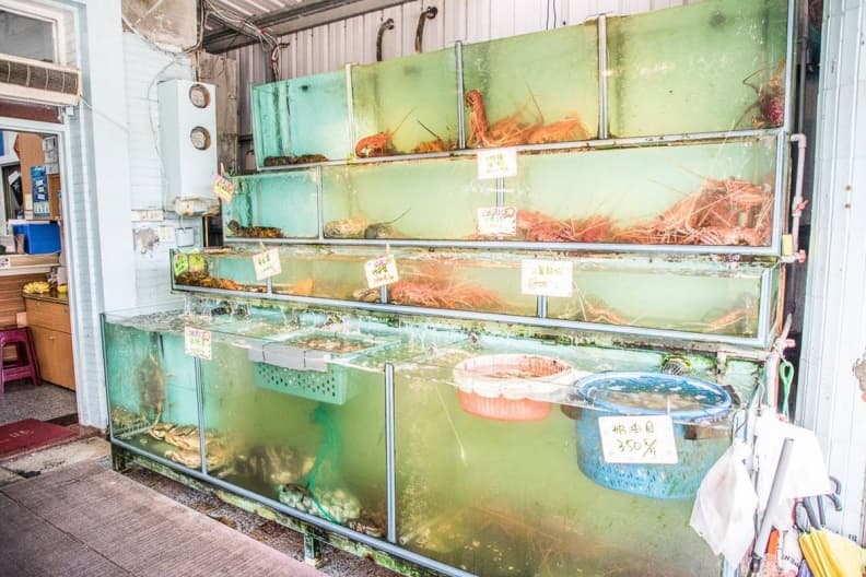 爽吃5元生魚片!8000則好評在地老字號,200元厚切鋪滿滿CP值爆表 爽吃5元生魚片!8000則好評在地老字號,200元厚切鋪滿滿CP值爆表