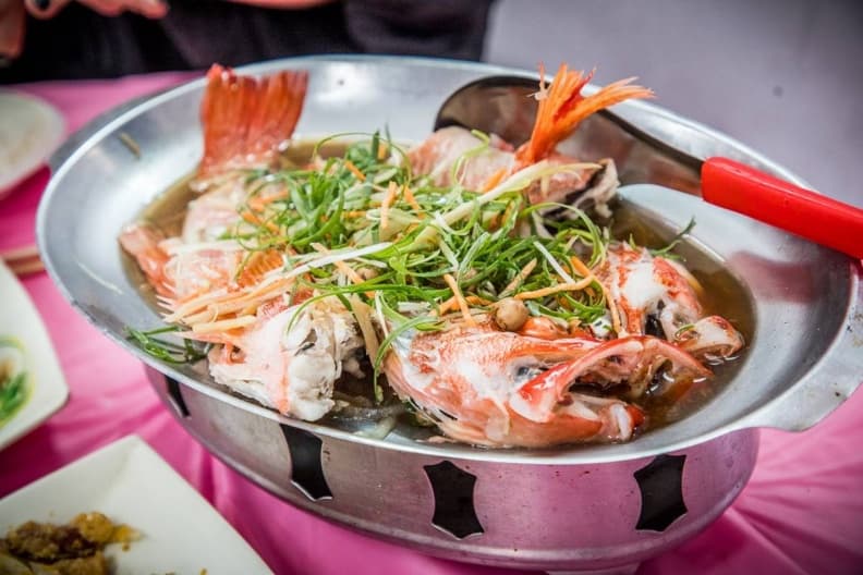 爽吃5元生魚片!8000則好評在地老字號,200元厚切鋪滿滿CP值爆表 爽吃5元生魚片!8000則好評在地老字號,200元厚切鋪滿滿CP值爆表
