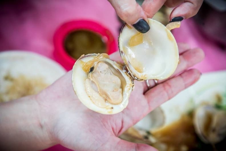 爽吃5元生魚片!8000則好評在地老字號,200元厚切鋪滿滿CP值爆表 爽吃5元生魚片!8000則好評在地老字號,200元厚切鋪滿滿CP值爆表