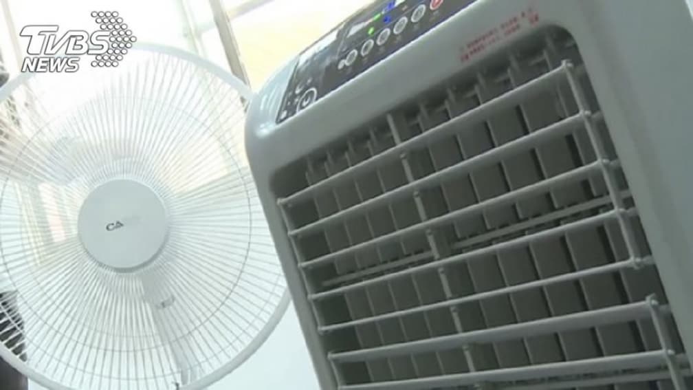 水冷扇省電又消暑?一票網友吐槽反推2神器:免開冷氣早上也冷醒 水冷扇省電又消暑?一票網友吐槽反推2神器:免開冷氣早上也冷醒