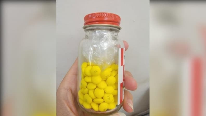 為何保健品瓶罐內要塞塑膠袋?內行人曝真實用途:千萬別丟 為何保健品瓶罐內要塞塑膠袋?內行人曝真實用途:千萬別丟