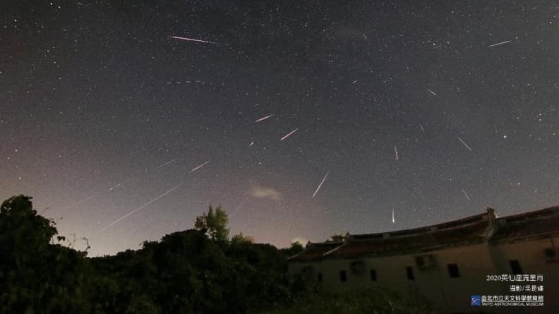 8月罕見天文奇景!「這2天」出現超級滿月,英仙座流星雨最佳觀賞時間曝 8月罕見天文奇景!「這2天」出現超級滿月,英仙座流星雨最佳觀賞時間曝