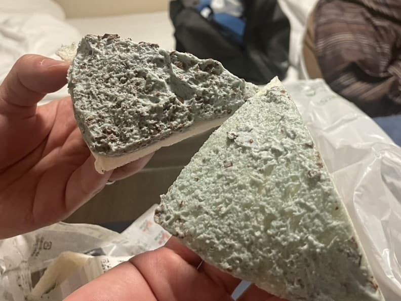 7-11獵奇新品暴紅!「薄荷巧克力三明治」口味清爽,網友:有種牙膏清涼感 7-11獵奇新品暴紅!「薄荷巧克力三明治」口味清爽,網友:有種牙膏清涼感