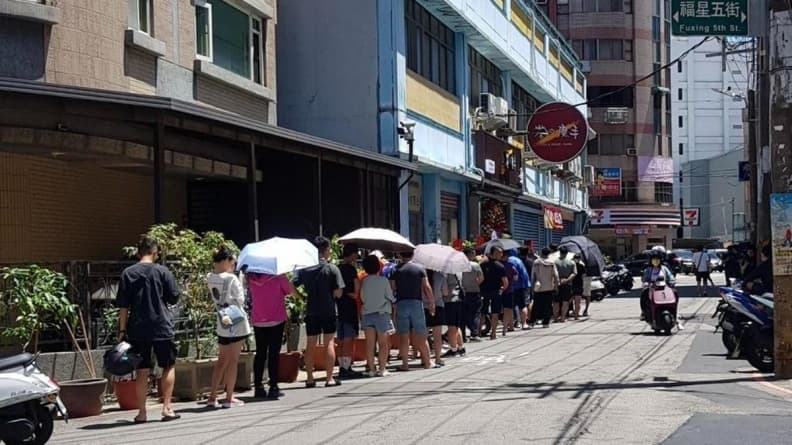 大排長龍就為它!「茶の魔手」中壢開幕優惠,來店買3送1、外送買5送1 大排長龍就為它!「茶の魔手」中壢開幕優惠,來店買3送1、外送買5送1