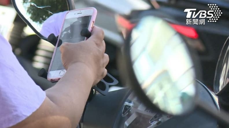 iPhone放機車手機架容易震壞?蘋果官方證實:這幾種機型要特別小心 iPhone放機車手機架容易震壞?蘋果官方證實:這幾種機型要特別小心