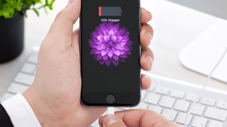 很多人都放錯!蘋果官方警告:手機放「這3處」充電恐致起火、觸電