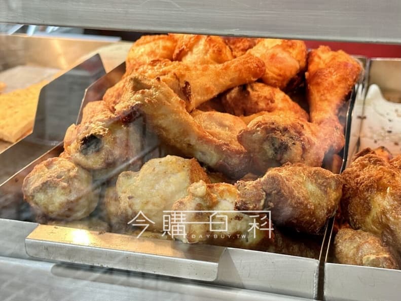 好市多1熟食改版上架!搭配披薩、可樂秒變拿坡里,網友揭真實口感反應兩極 好市多1熟食改版上架!搭配披薩、可樂秒變拿坡里,網友揭真實口感反應兩極