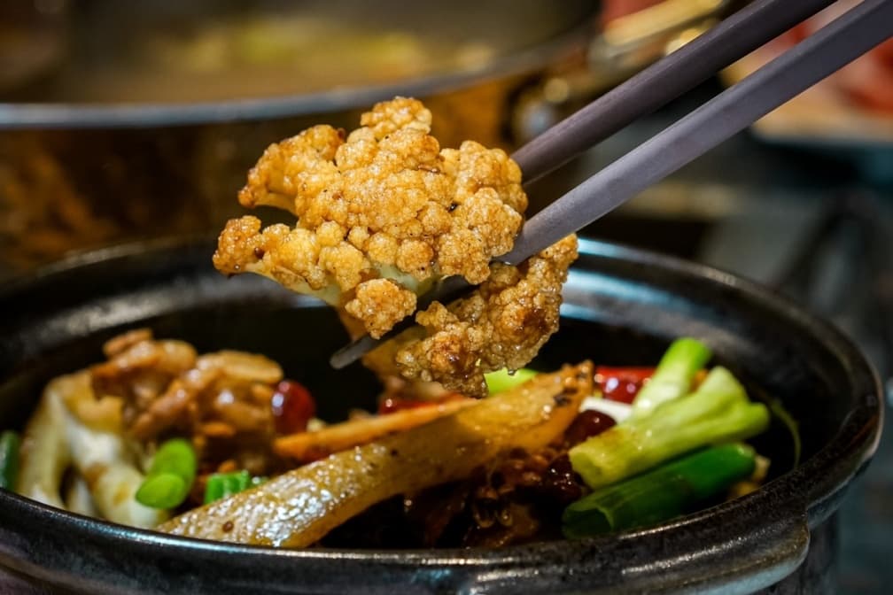 【獨家】肉品買一送一!超夯「麻辣鴛鴦鍋」AI教父也愛嗑,必點老撈滑牛 【獨家】肉品買一送一!超夯「麻辣鴛鴦鍋」AI教父也愛嗑,必點老撈滑牛
