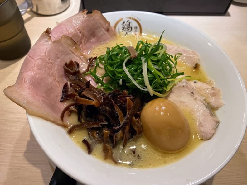 逛完三創吃什麼?不只美食街,在地私藏13間:排隊喇舌麵、肉控丼飯、約會餐酒館 逛完三創吃什麼?不只美食街,在地私藏13間:排隊喇舌麵、肉控丼飯、約會餐酒館