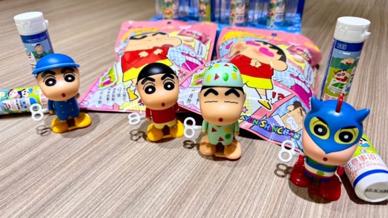 小新穿睡衣、化身動感超人!家樂福「蠟筆小新糖果」4款,免飛韓國就能買(中獎公布)
