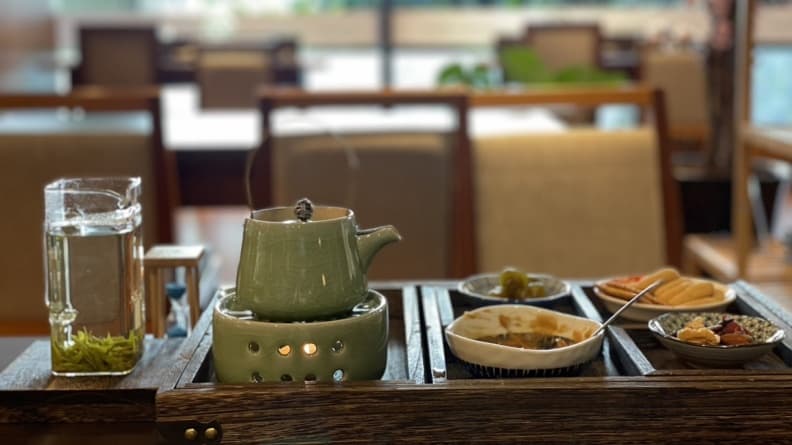 證件拿出來!「福容漁人碼頭店」下午茶買一送一,喝烏龍配4宮格古早味