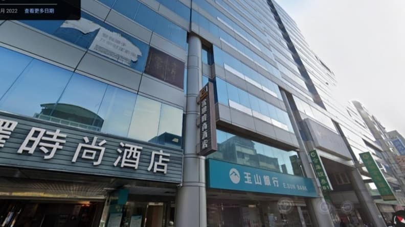 密集恐懼症者慎入!整棟大樓掛滿292台冷氣室外機,內行人曝關鍵原因 密集恐懼症者慎入!整棟大樓掛滿292台冷氣室外機,內行人曝關鍵原因