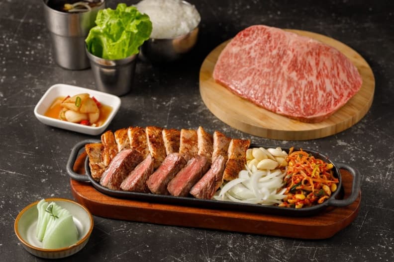 A5和牛套餐500元有找!「1人燒肉店」推限時優惠,大分量牛豬雙拼人氣第1 A5和牛套餐500元有找!「1人燒肉店」推限時優惠,大分量牛豬雙拼人氣第1