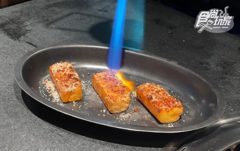 嗑現撈現烤肥美松葉蟹!號稱「被燒肉耽誤的現流海鮮店」,排隊燒肉新品牌+1 嗑現撈現烤肥美松葉蟹!號稱「被燒肉耽誤的現流海鮮店」,排隊燒肉新品牌+1