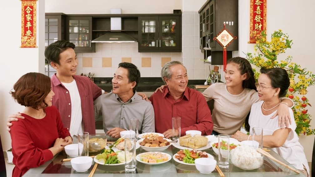 過年最怕親戚拷問的10問題!「何時結婚」排第5,五成上班族過年想在家補眠