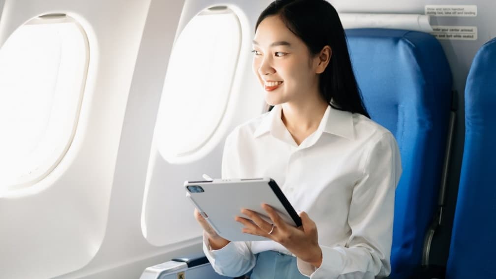 出國搭飛機坐哪裡最好?資深空服員曝「最佳座位」:腳部空間寬敞、下機快