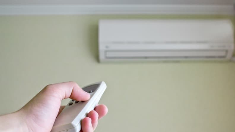 電費帳單僅291元!高溫32度她沒開冷氣靠1招消暑,台電曝吹冷氣省電撇步
