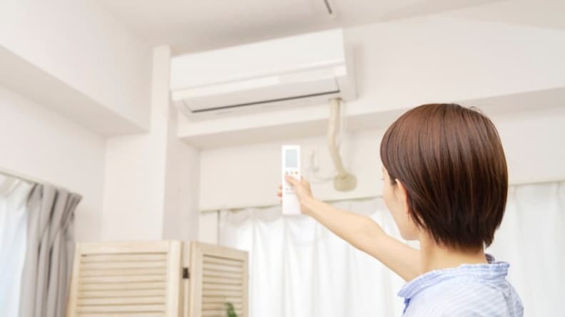 他換變頻冷氣後電費1.9萬超崩潰!網友笑「買到變貧冷氣」,內行人曝關鍵原因