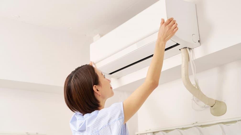 不只要關電源、拔插頭!台電揭秋冬冷氣保養5步驟,不僅省電還長壽