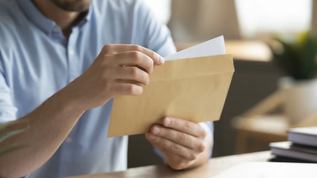年前掃除全攻略:泡泡紙、帳單信封、舊棉被丟垃圾還是回收?一篇看懂 帳單怎麼丟?信封可以回收嗎?丟錯秒噴6000元,加碼曝收據發票回收規定