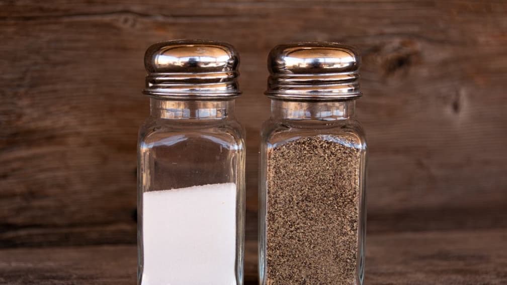 胡椒粉、醬油要冰嗎?調味料沒冰會壞?專家給答案:做錯恐讓蟲卵孵化