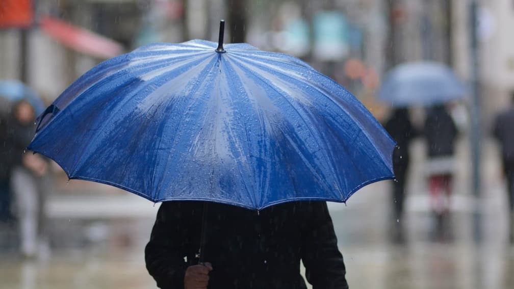 今氣溫驟降剩12度越晚越冷!「這些地方」防雨彈,清明連假天氣曝