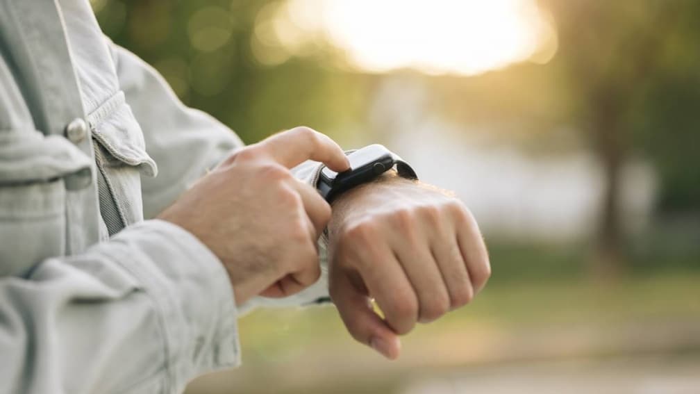 Apple Watch不只能測心率、找手機!果粉大推「1隱藏功能」,出國玩超方便