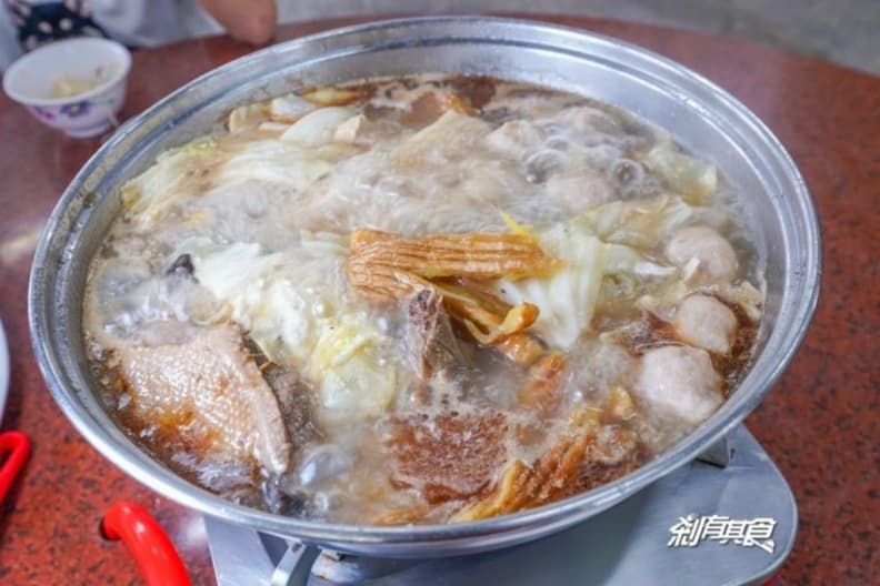 南投美食地圖!草屯、埔里、清境日月潭攻略,必吃意麵肉圓、紅玉紅茶、甕缸雞 南投美食地圖!草屯、埔里、清境日月潭攻略,必吃意麵肉圓、紅玉紅茶、甕缸雞