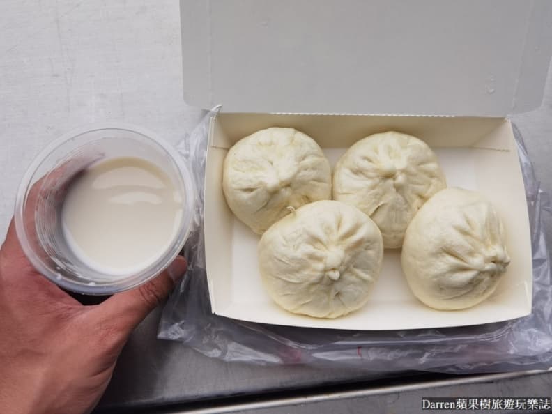 台中火車站美食攻略!滿料碗公麵、排隊草袋飯,站前站後+夜市必吃都在這 台中火車站美食攻略!滿料碗公麵、排隊草袋飯,站前站後+夜市必吃都在這