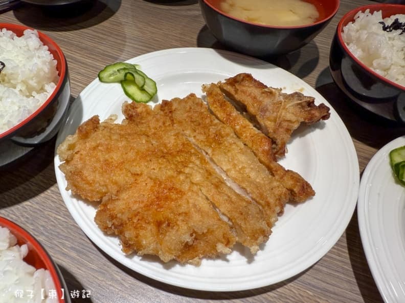 台中火車站美食攻略!滿料碗公麵、排隊草袋飯,站前站後+夜市必吃都在這 台中火車站美食攻略!滿料碗公麵、排隊草袋飯,站前站後+夜市必吃都在這