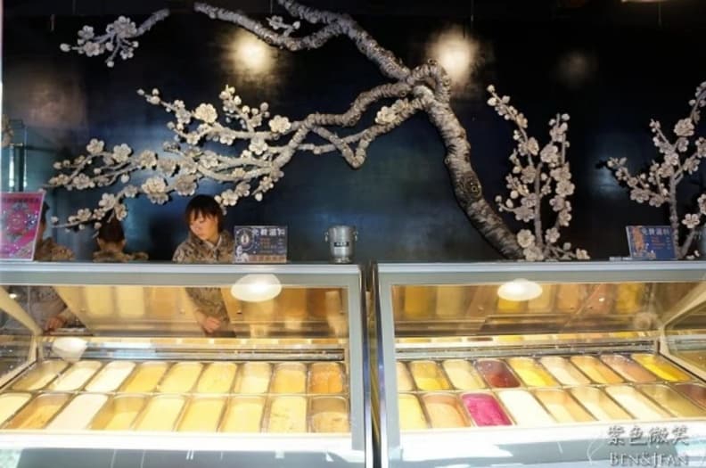 台中火車站美食攻略!滿料碗公麵、排隊草袋飯,站前站後+夜市必吃都在這 台中火車站美食攻略!滿料碗公麵、排隊草袋飯,站前站後+夜市必吃都在這