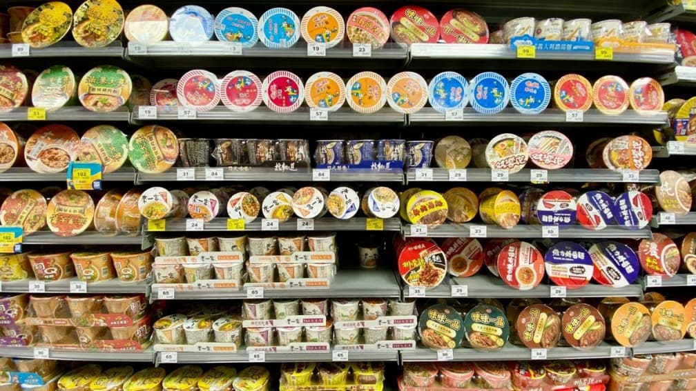 罐頭、泡麵都不是冠軍!颱風天必買物資Top10,第1名烹調方便、飽足感強 罐頭、泡麵都不是冠軍!颱風天必買物資Top10,第1名烹調方便、飽足感強