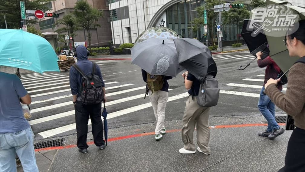 鳳凰颱風雨炸半個台灣!14縣市達停班停課標準,新北、新竹都入列