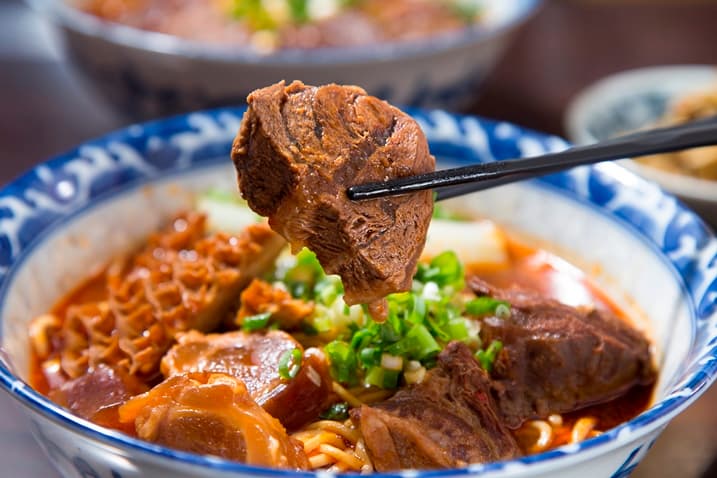 台灣牛肉麵的身世之謎-五大美食家最愛的那碗