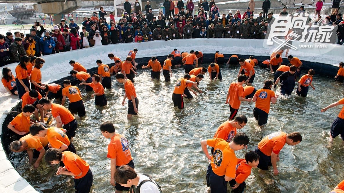 冰上釣魚、徒手抓魚、 堆雪人, 韓國超夯山川魚慶典