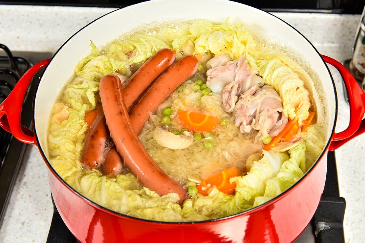食尚FUN廚房/用德式香腸做酸菜白肉鍋味道超讚 食尚FUN廚房/用德式香腸做酸菜白肉鍋味道超讚