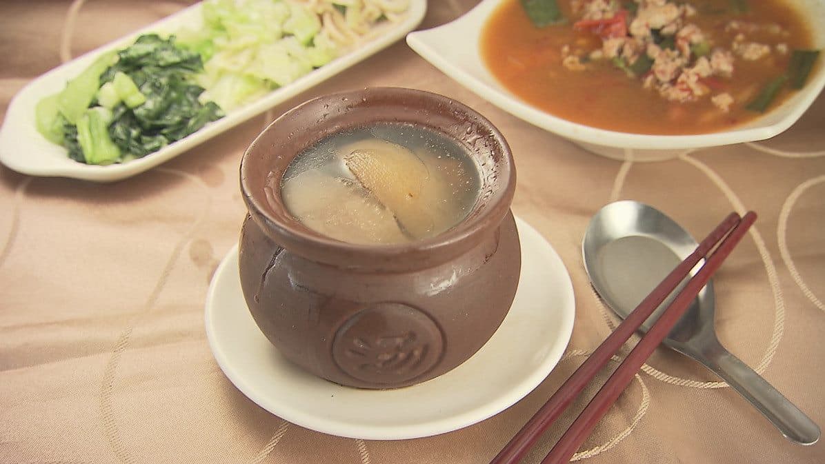 祛寒聖品親臨,古法炭火熬煮煨湯暖到心頭發燙