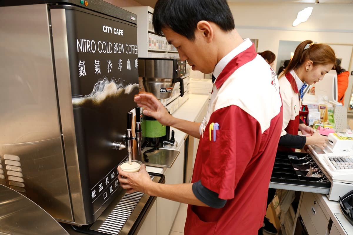 超商推「未來概念店」,3600項商品店員都噴汗了 超商推「未來概念店」,3600項商品店員都噴汗了