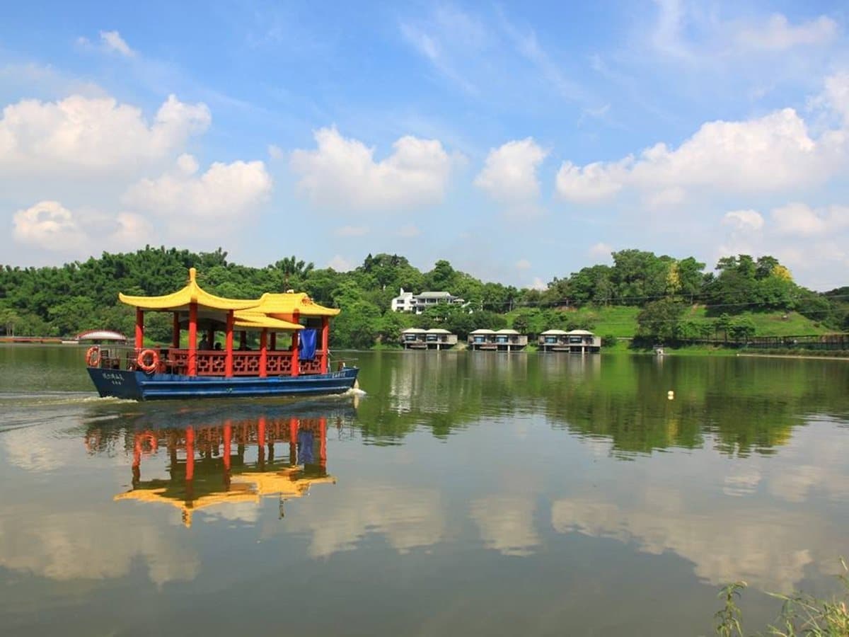 搭「水上宮殿」造型畫舫玩水庫!台南33處親水景點你去過沒? 搭「水上宮殿」造型畫舫玩水庫!台南33處親水景點你去過沒?