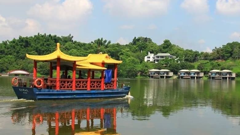 搭「水上宮殿」造型畫舫玩水庫!台南33處親水景點你去過沒?