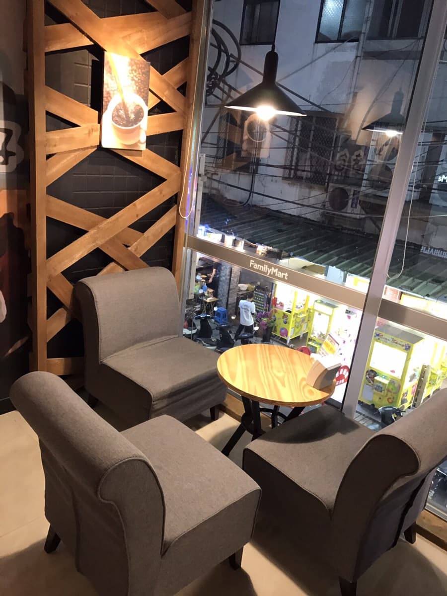 咖啡館?科博館?這10間超商讓人傻傻分不清 咖啡館?科博館?這10間超商讓人傻傻分不清
